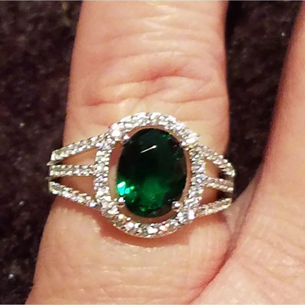 Simulated Peridot Ring‎ - Picture 6 of 7